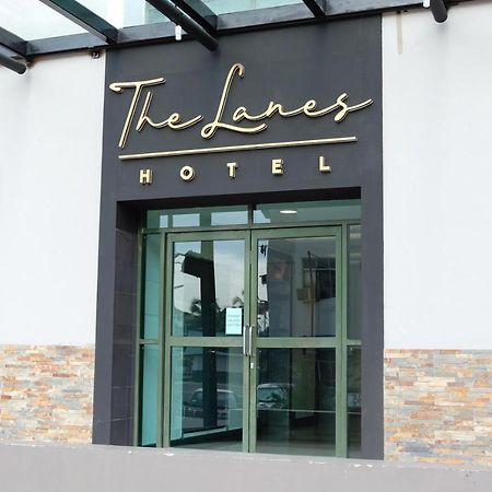 The Lanes Hotel Tutong Kültér fotó