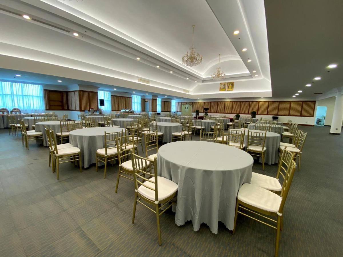 The Lanes Hotel Tutong Kültér fotó