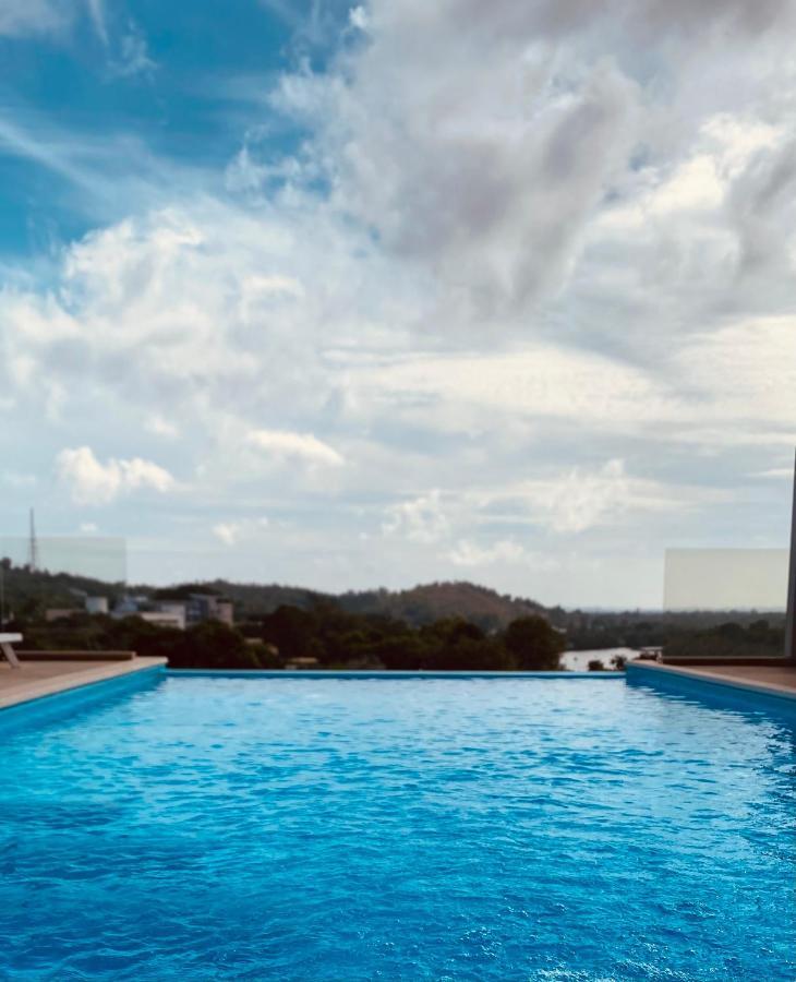 The Lanes Hotel Tutong Kültér fotó