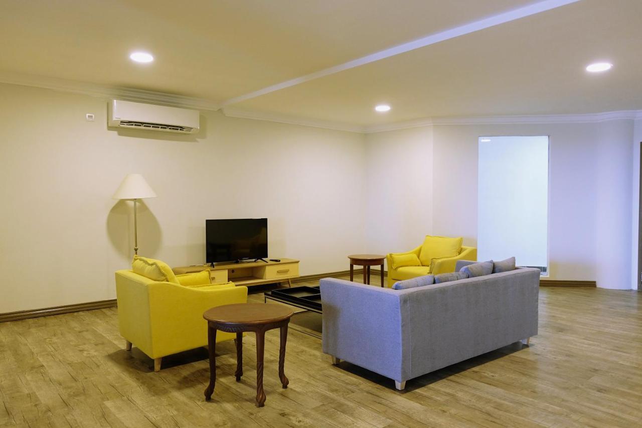 The Lanes Hotel Tutong Kültér fotó