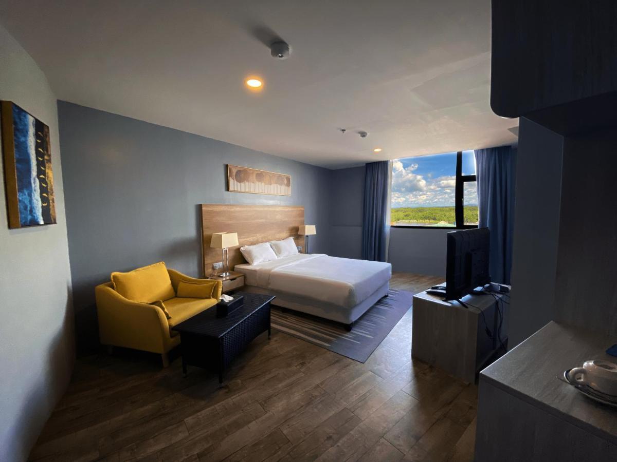 The Lanes Hotel Tutong Kültér fotó