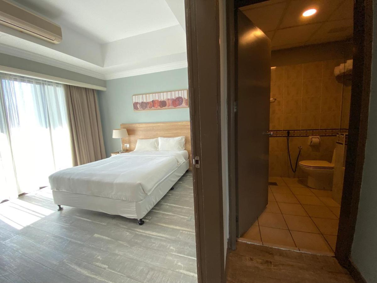 The Lanes Hotel Tutong Kültér fotó