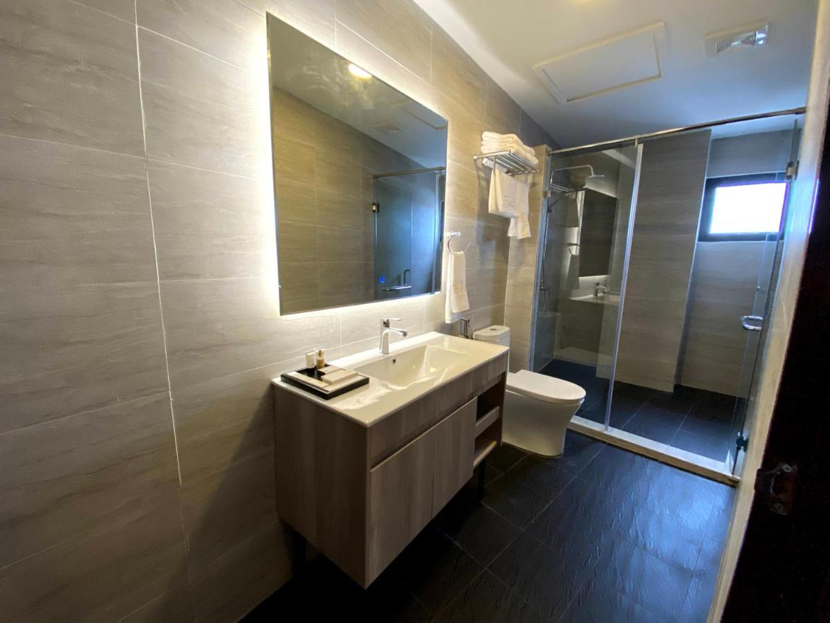 The Lanes Hotel Tutong Kültér fotó