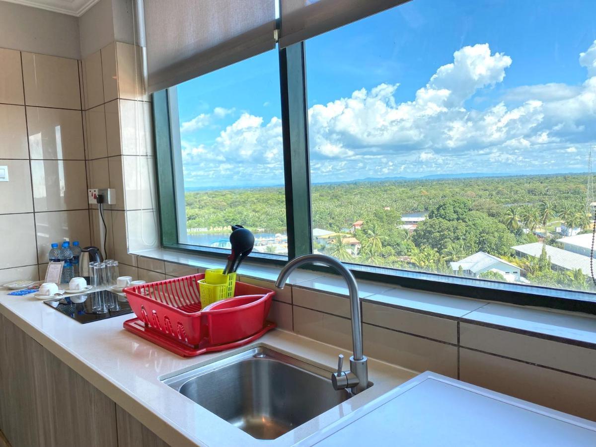 The Lanes Hotel Tutong Kültér fotó