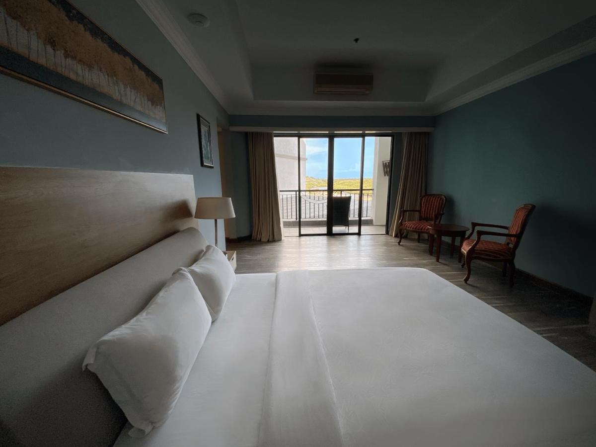 The Lanes Hotel Tutong Kültér fotó